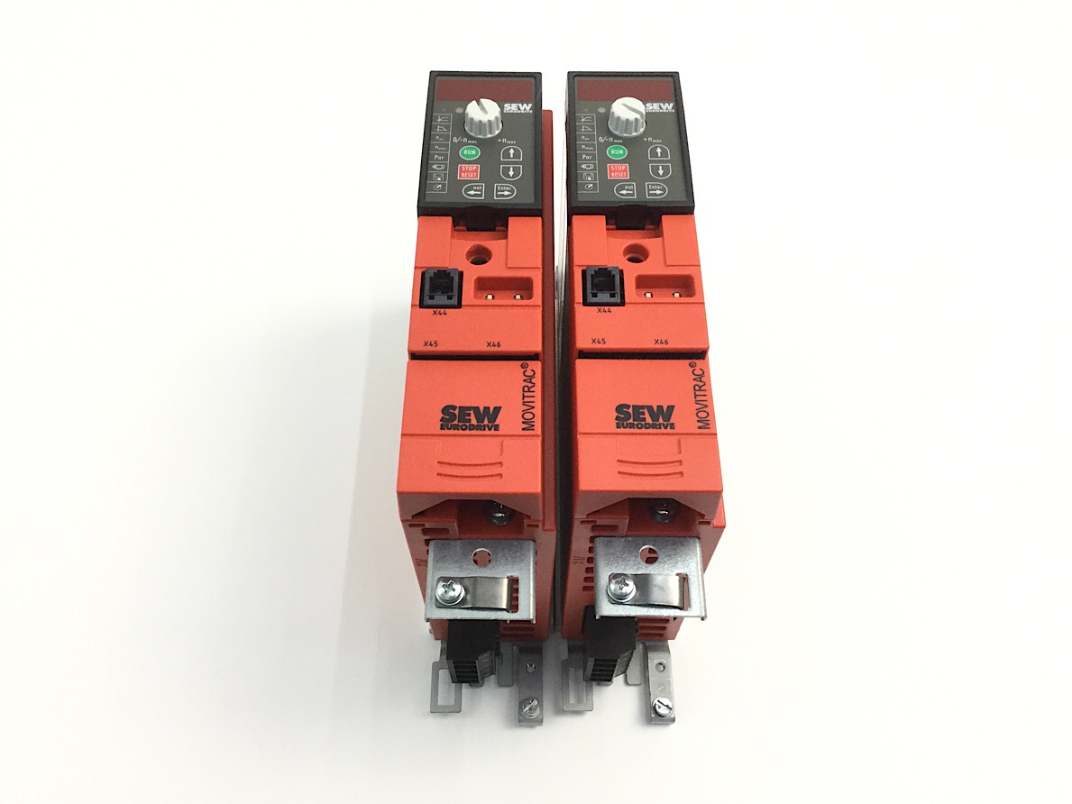 2x Sew-Eurodrive MC07B0004-2B1-4-00/FSC11B Frequenzumrichter Output:2,5A