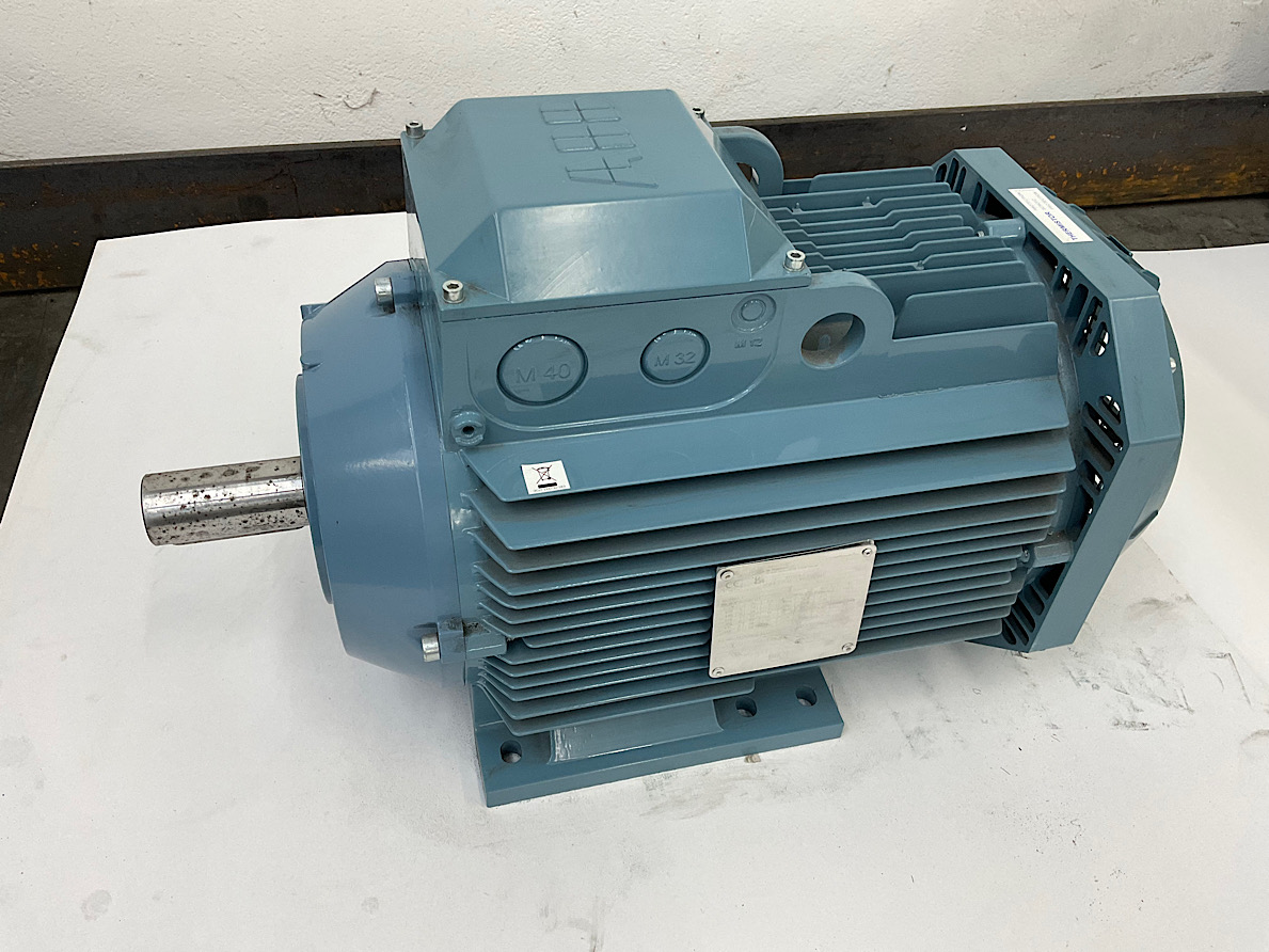ABB M3AA 132SMF 2 IMB3/IM1001 Elektromotor 690V 50Hz 15kW 2908r/min 14.9A