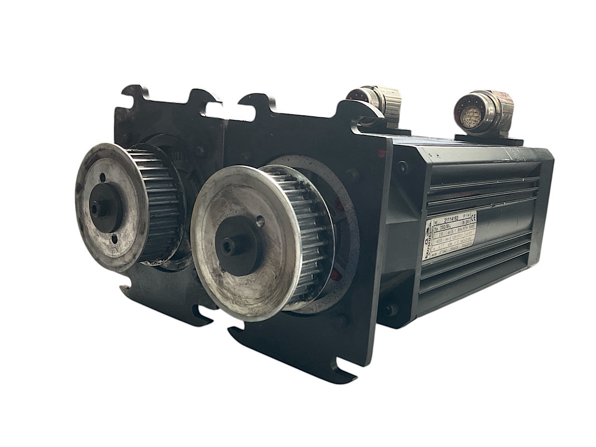 2er Set Baumüller Servomotor mit Kupplung DSG 56-L 4000 r/min 2.9 kW
